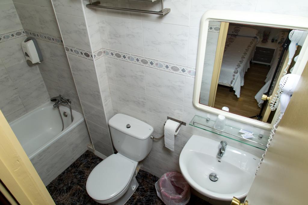 Single Room Private Bathroom