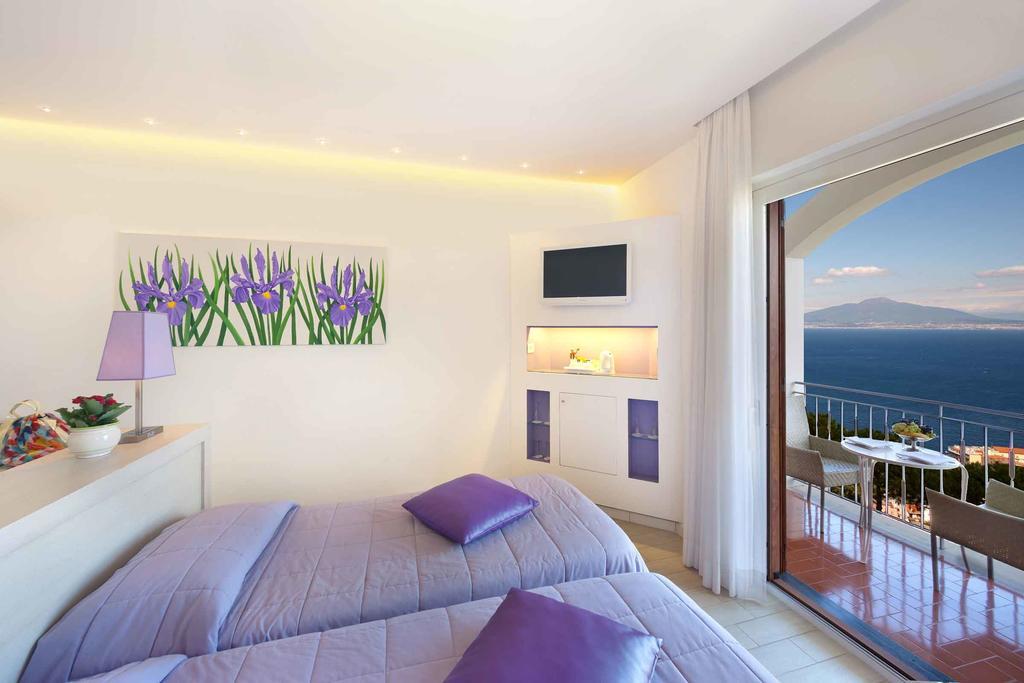 Deluxe Double or Twin Room Sea View