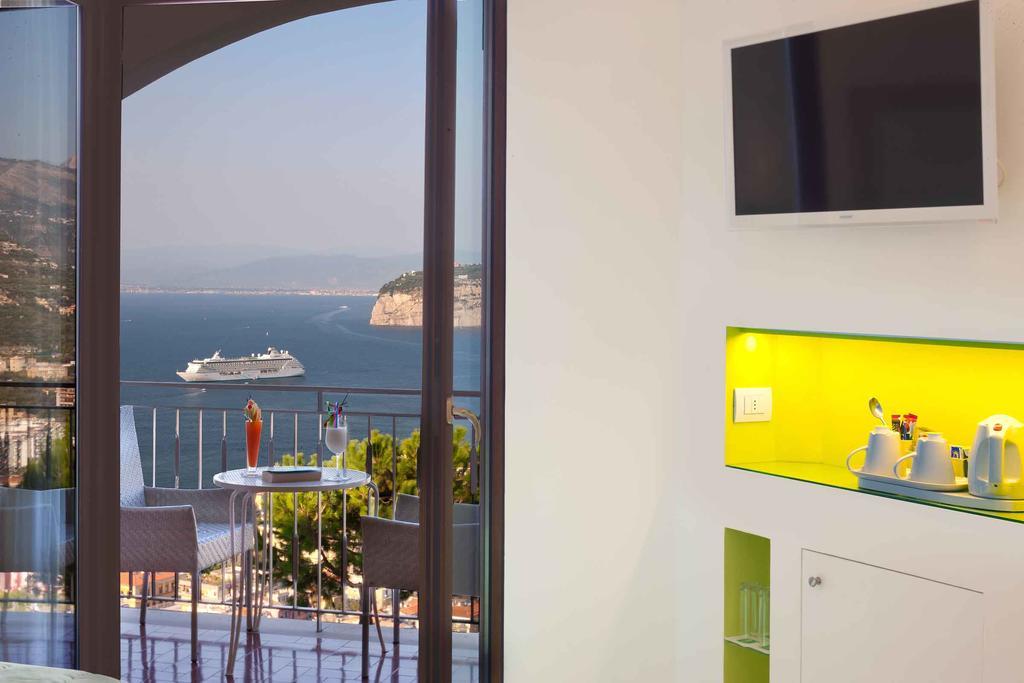 Deluxe Double or Twin Room Sea View