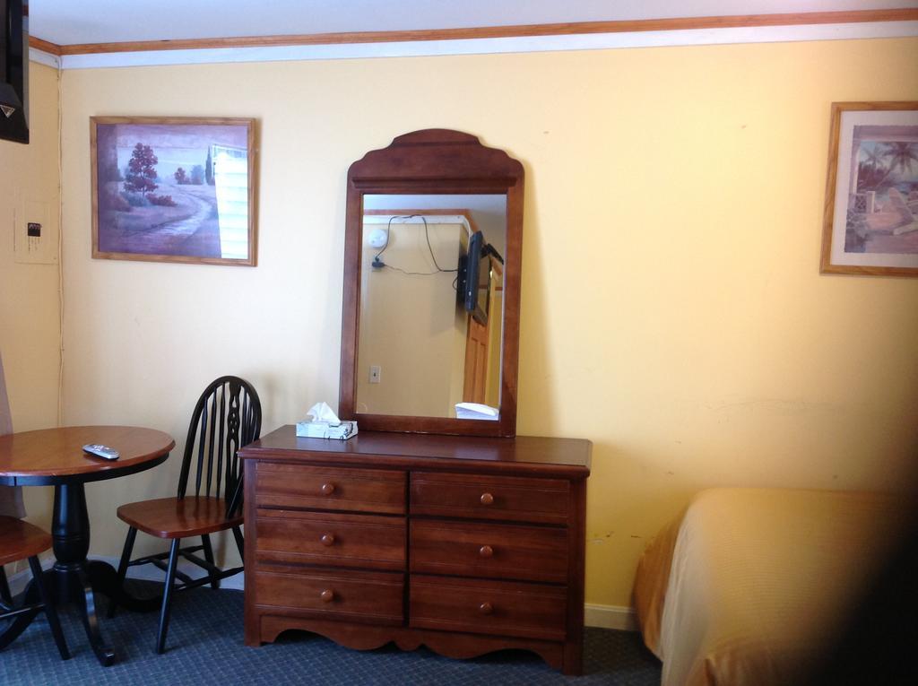 Queen Room with Two Queen Beds and Sofa Bed and Patio