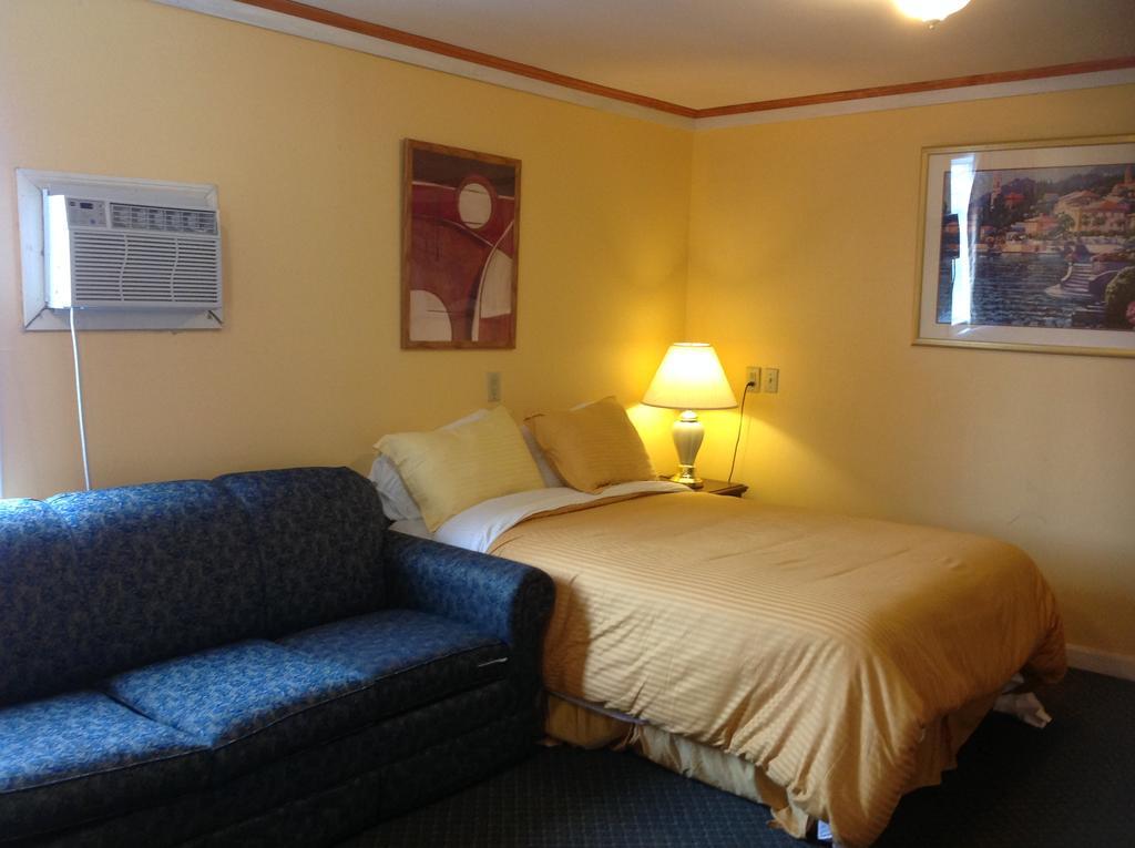 Queen Room Two Queen Beds Sofa Bed Patio