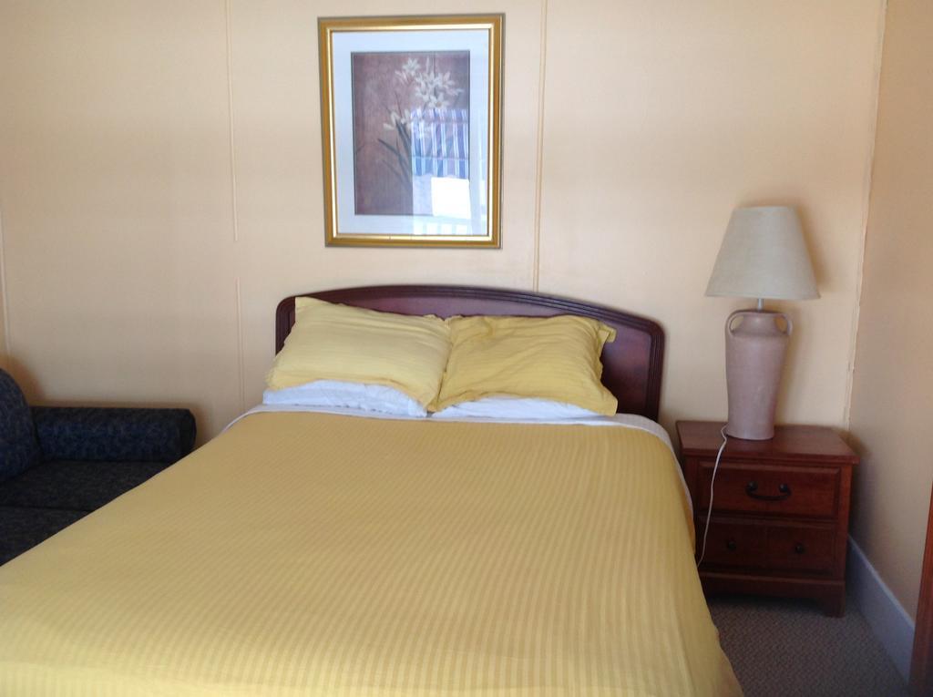 Queen Room Balcony Oceanfront
