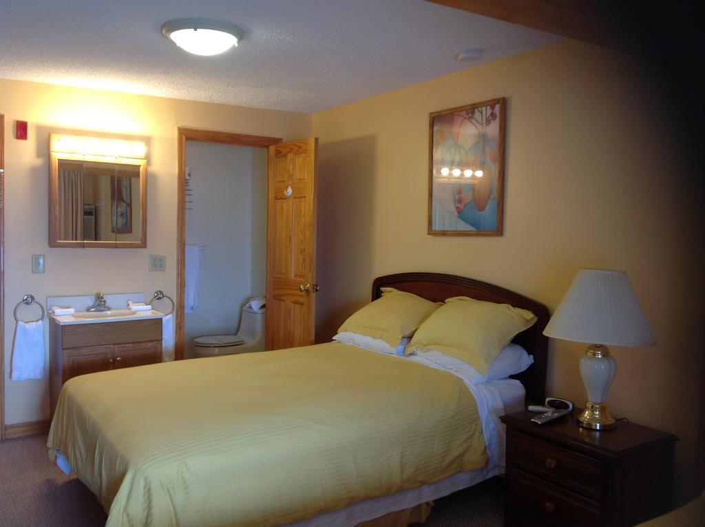 Queen Room Balcony Oceanfront