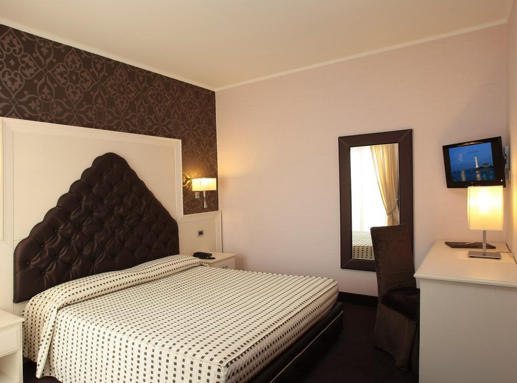 Junior Suite (2 Adults) with Partial Sea View,1209555229:JPEG
