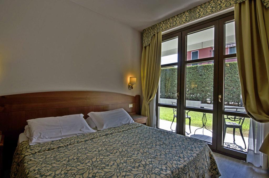 Superior Double or Twin Room Garden View