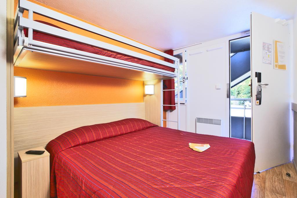 Standard Room 1 Double Bed & 1 Single Bed