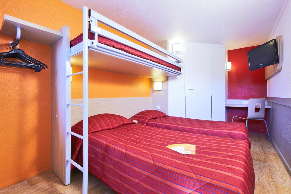 Standard Room 3 Single Beds