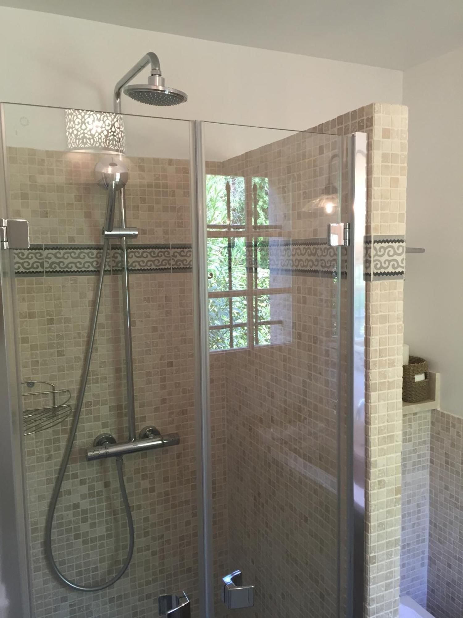 Double Room Shower