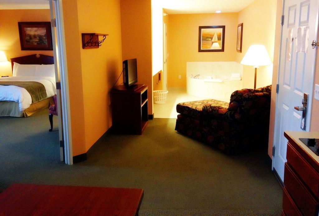 Queen Suite Spa Bath