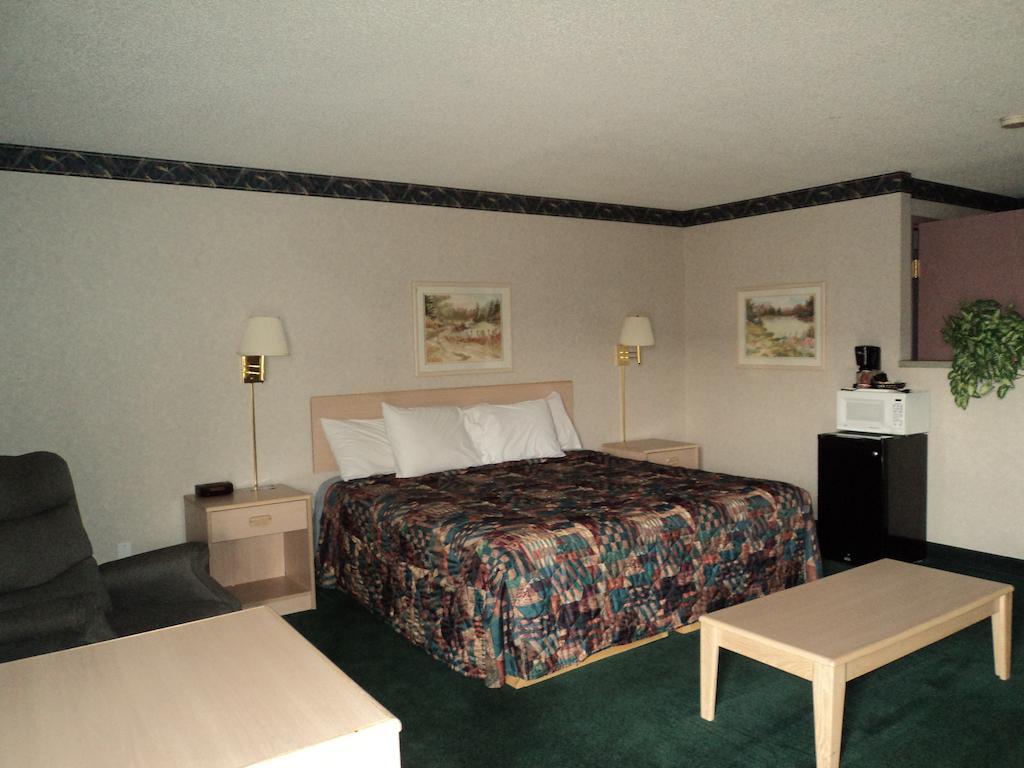 Deluxe King Suite