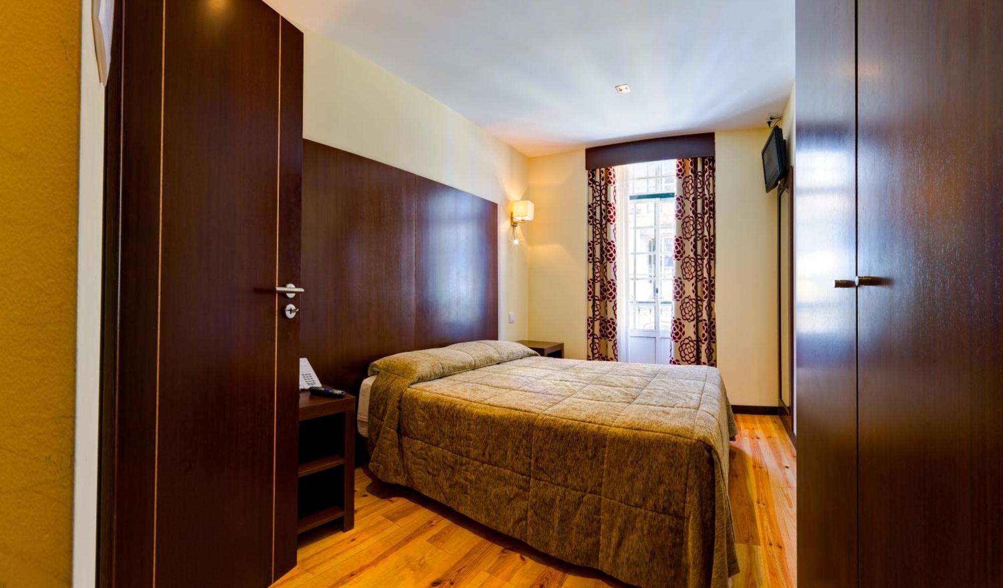 Twin Room,703721086:JPEG