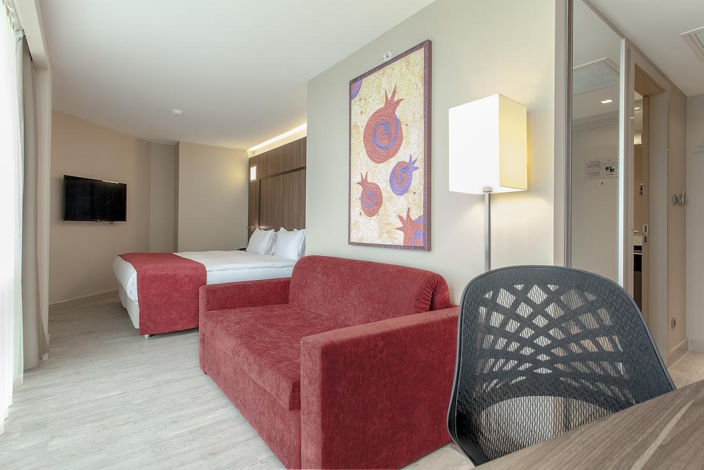 Corner Room Seaview