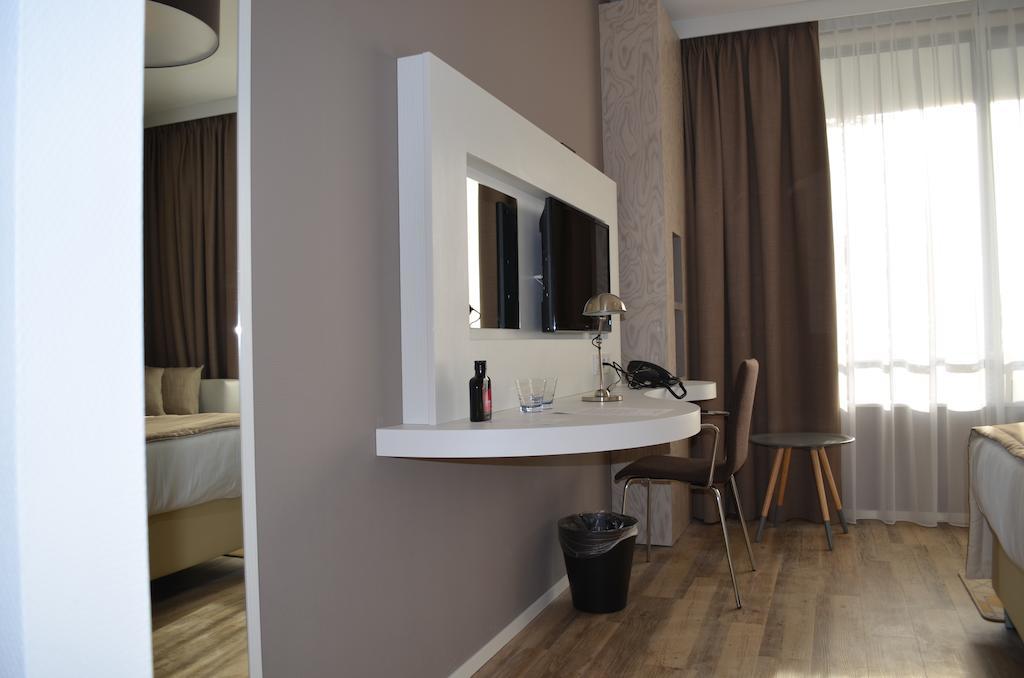 Suite with Jacuzzi,824032901:JPEG
