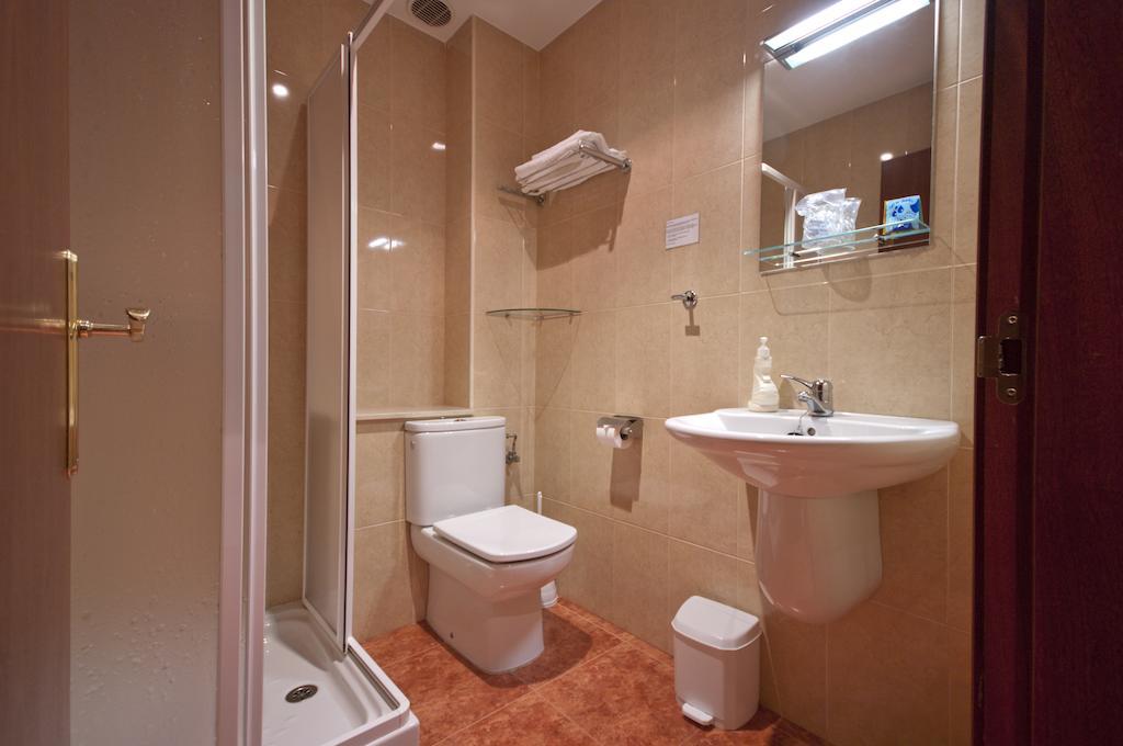 Small Single Room,1686450777:JPEG