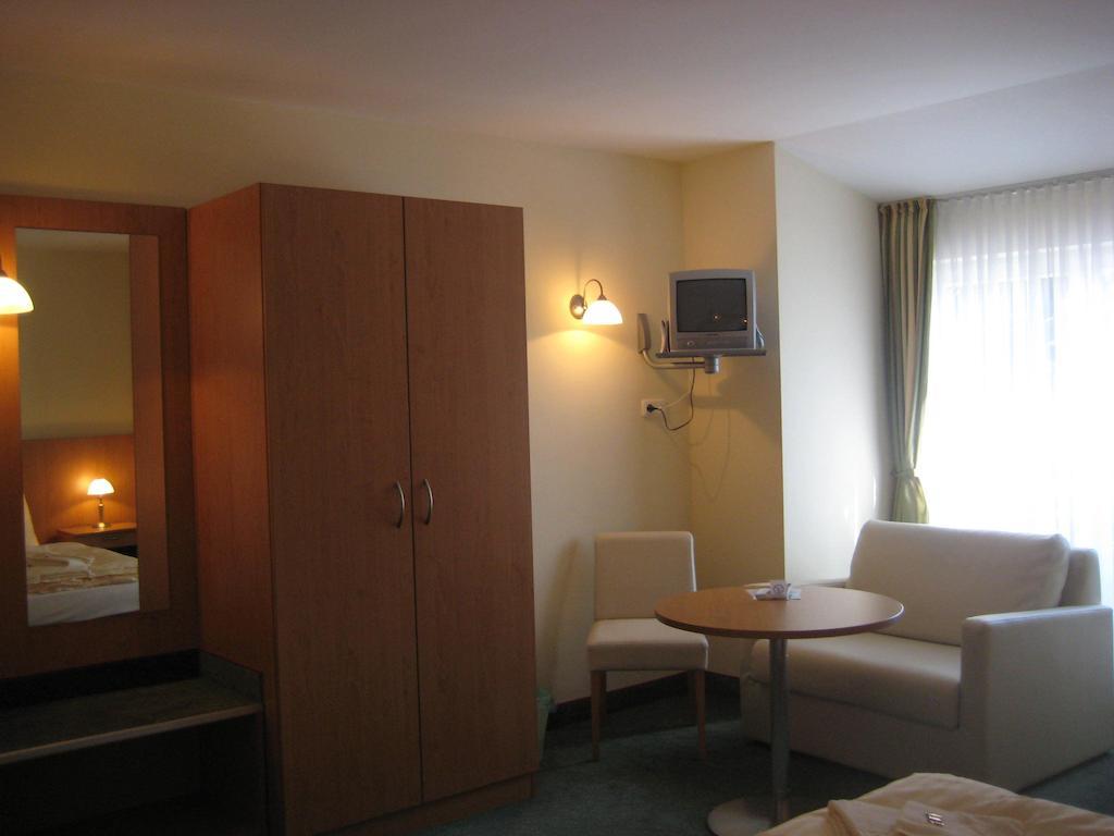 Basic Double or Twin Room