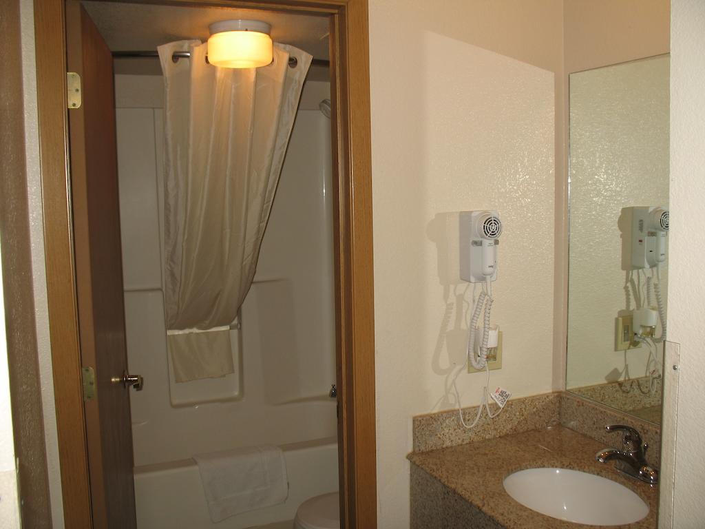Deluxe Queen Room Two Queen Beds
