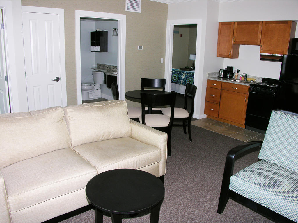 Luxury Two-Bedroom Sunrise Suite,247064909:JPEG