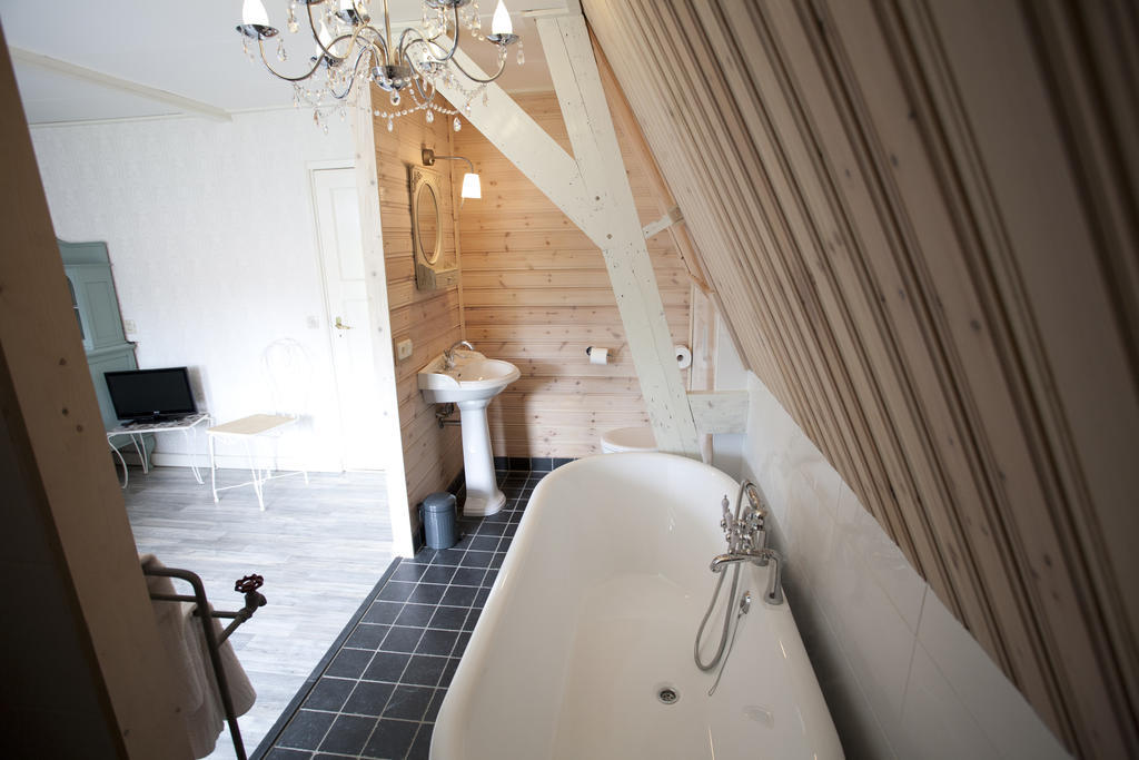 Comfort Double Room Bath