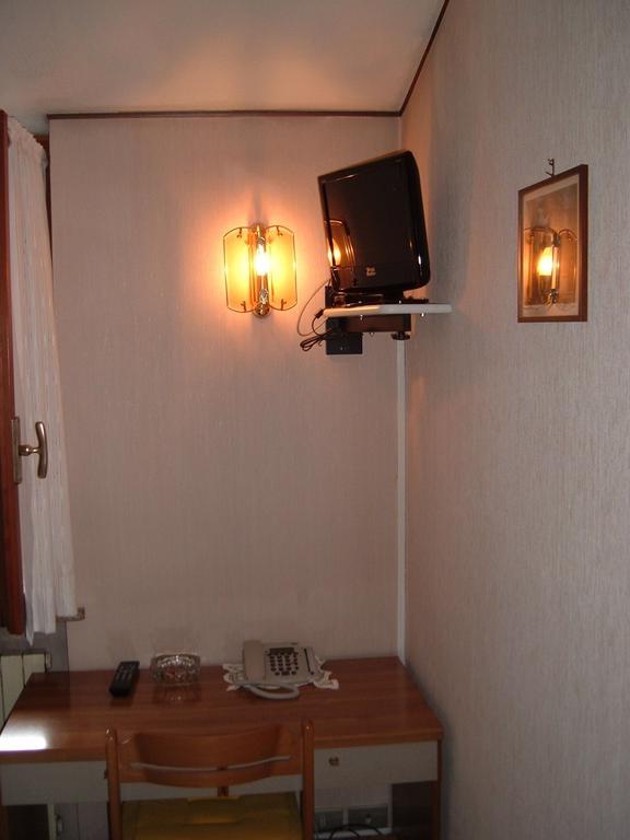 Single Room,247647589:JPEG