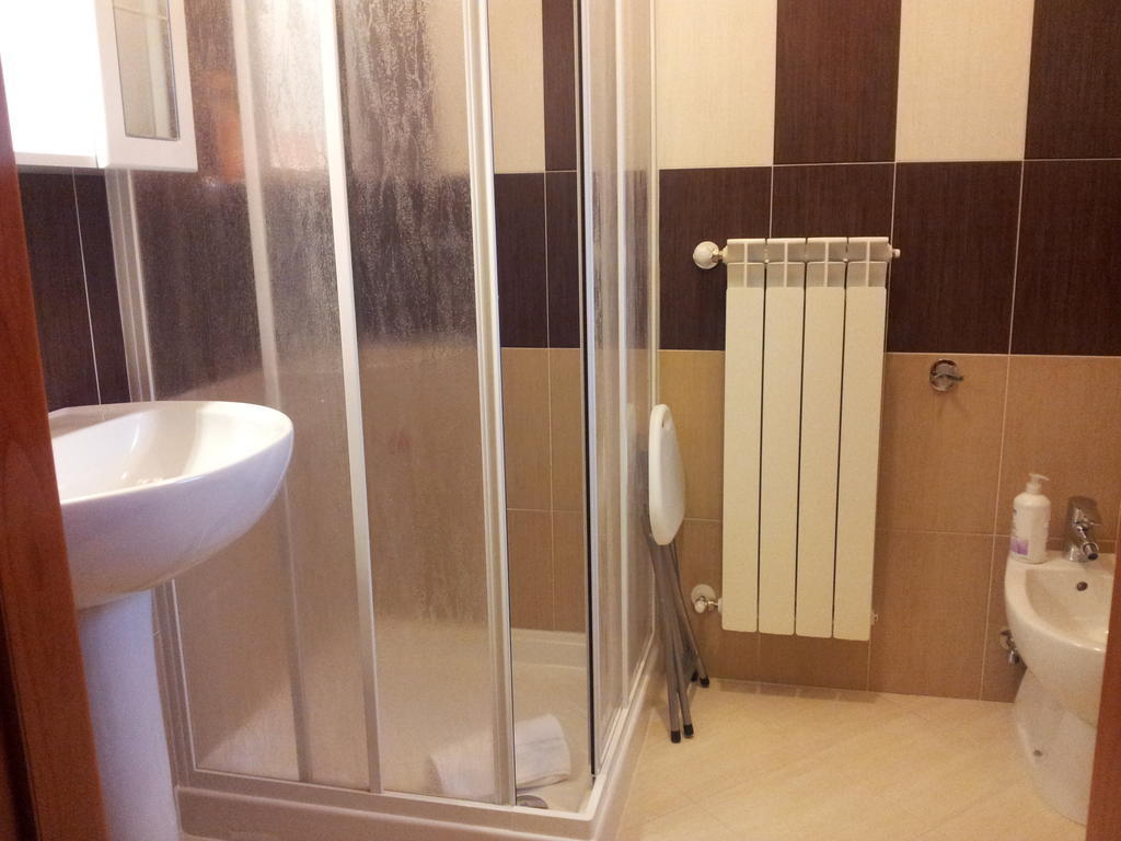 Triple Room Bathroom
