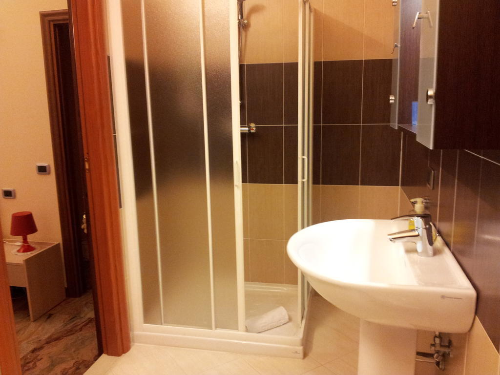 Triple Room Bathroom