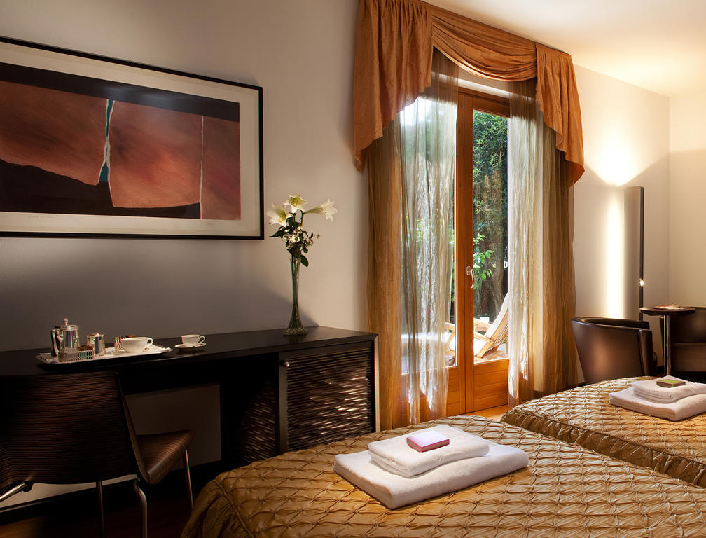 Deluxe Double or Twin Room Pool Access Dependance