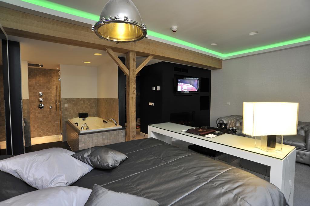 Luxury Suite