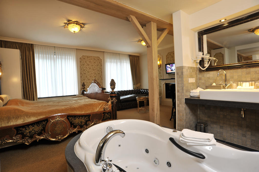 Luxury Suite