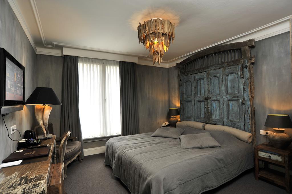 Luxury City Room