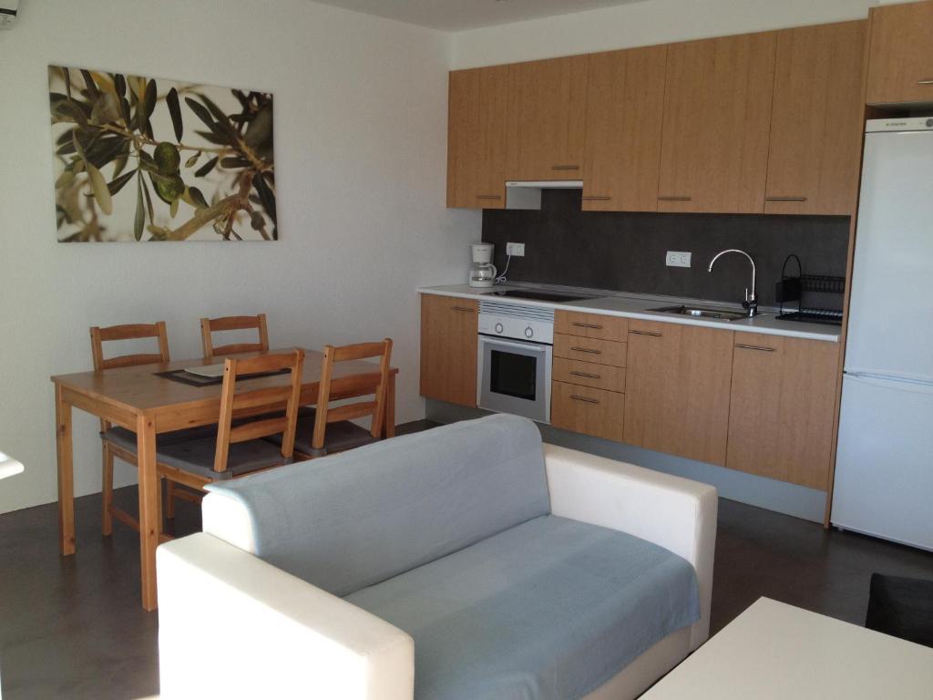 Two-Bedroom Apartment (4 Adults),24961629:JPEG