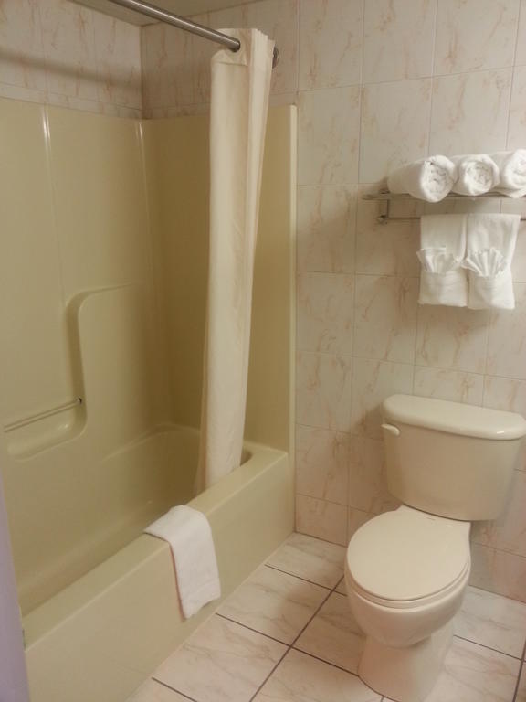 Queen Room Two Queen Beds Spa Bath Ocean Front,1774490807:JPEG