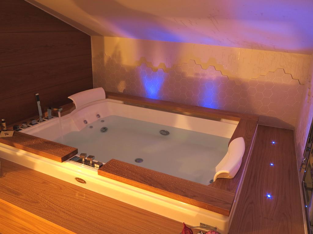 Superior Double Room Spa Bath Split Level