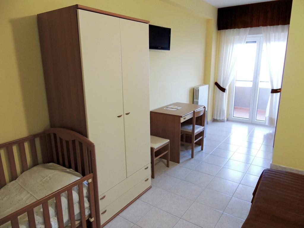 Double or Twin Room Sea View