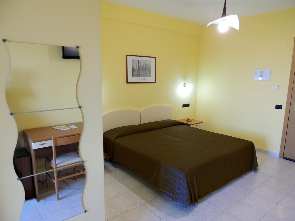 Double or Twin Room Sea View