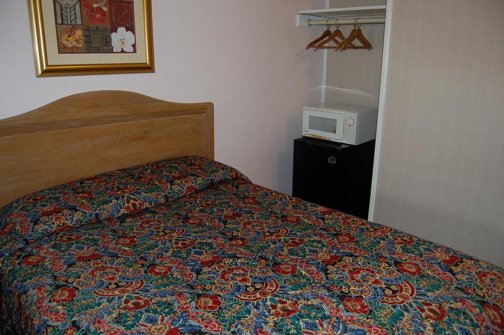 Double Room Two Double Beds Non-Smoking
