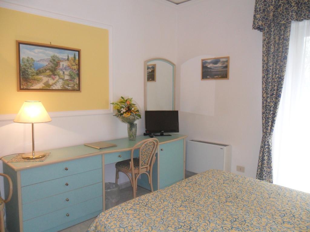 Double or Twin Room Partial Sea View