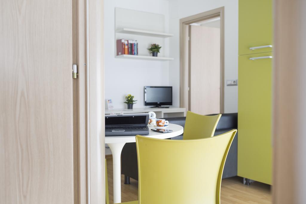 Two-Bedroom Apartment,1216234858:JPEG