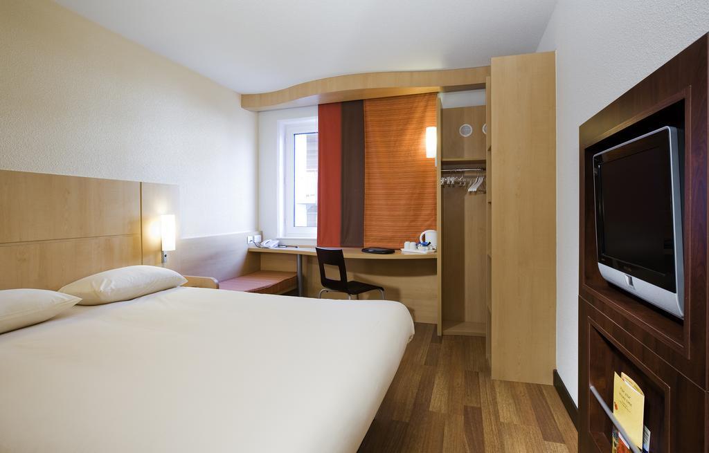 Double Room,1333169576:JPEG