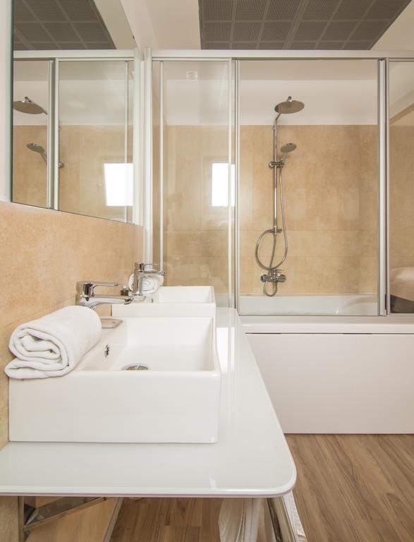 Double Room Spa Bath