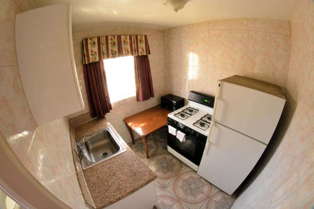 Deluxe King Room Kitchen