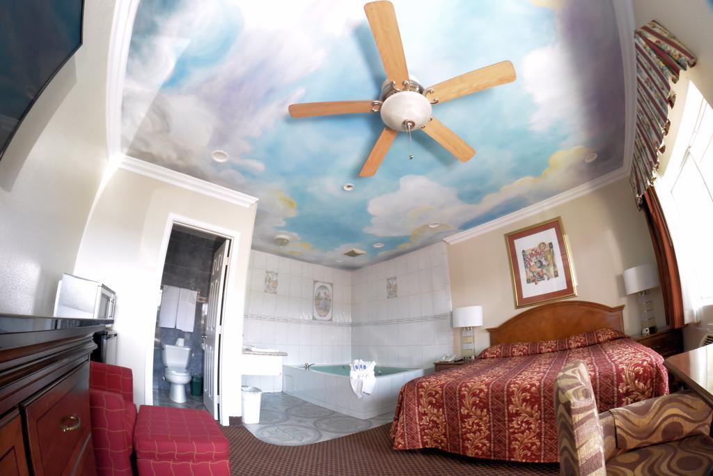 King Studio Spa Bath