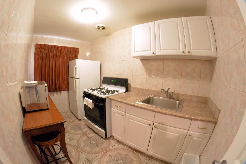 Deluxe King Room Kitchen