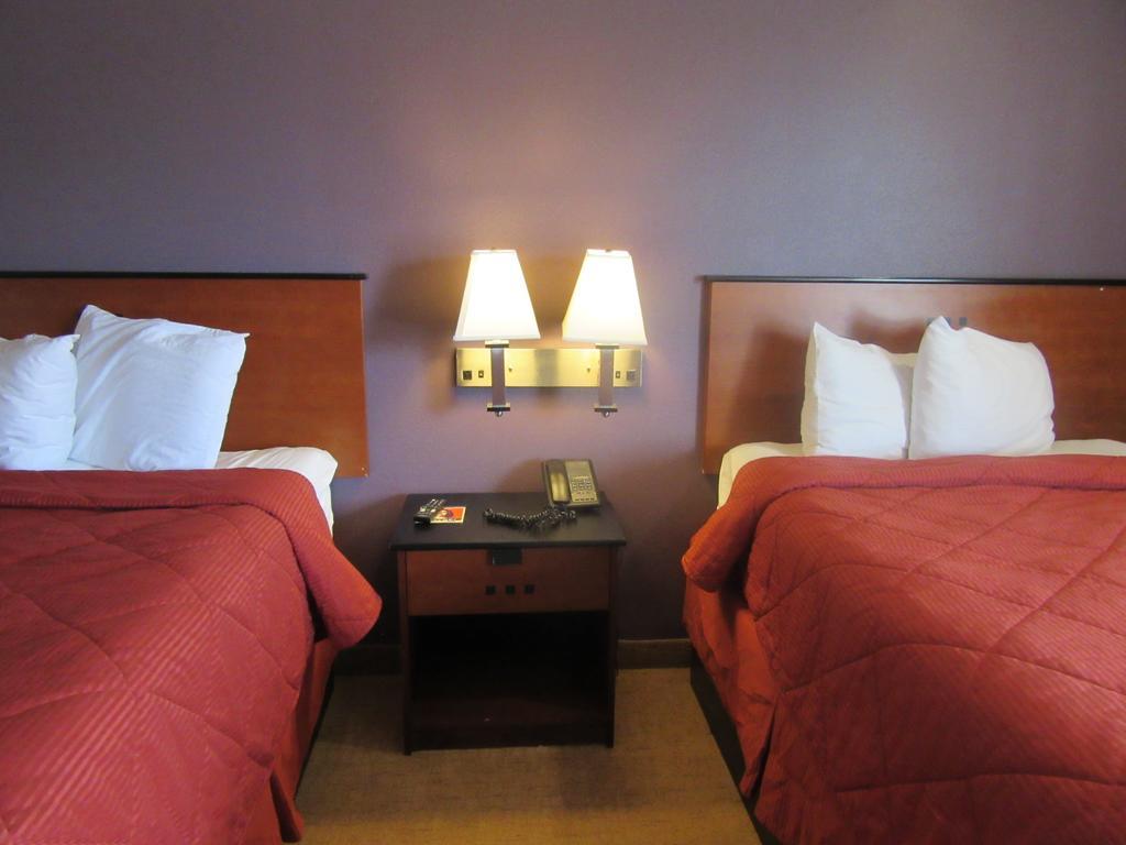 Double Room Two Double Beds Non-Smoking or Pet Friendly