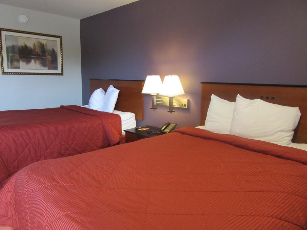 Double Room Two Double Beds Non-Smoking or Pet Friendly