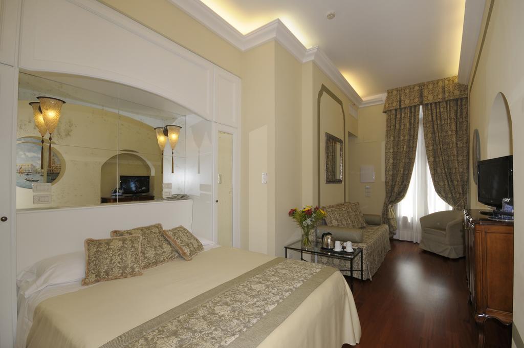 Double or Twin Room Canal View