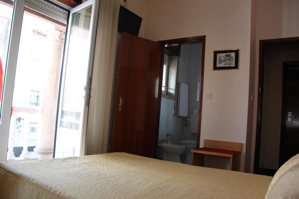 Classic Single Room,690473469:JPEG