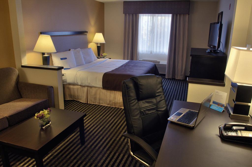 Studio Suite a King Bed Non-Smoking