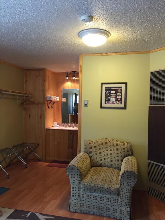 Double Queen Kitchen Pet Friendly