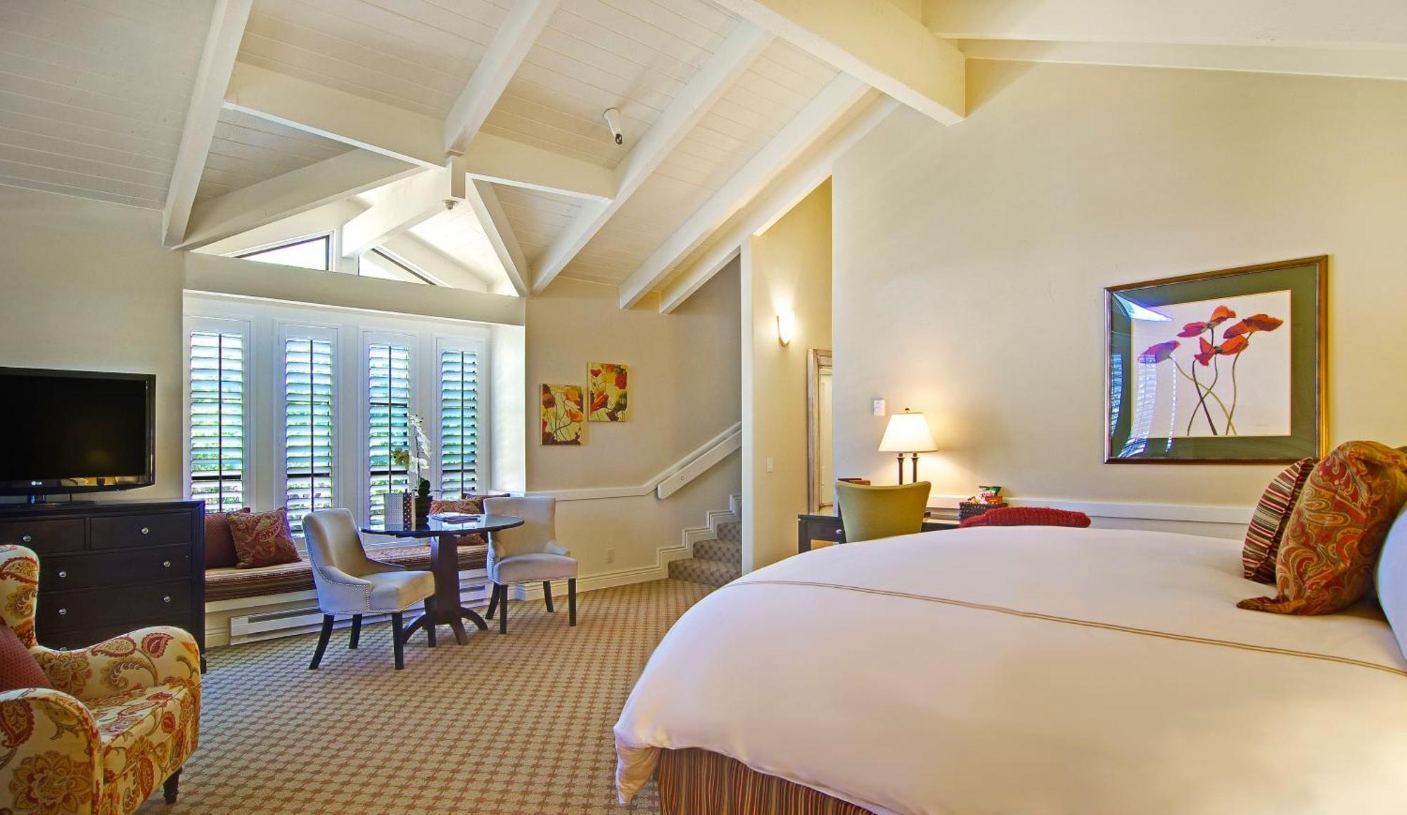 Deluxe King Suite