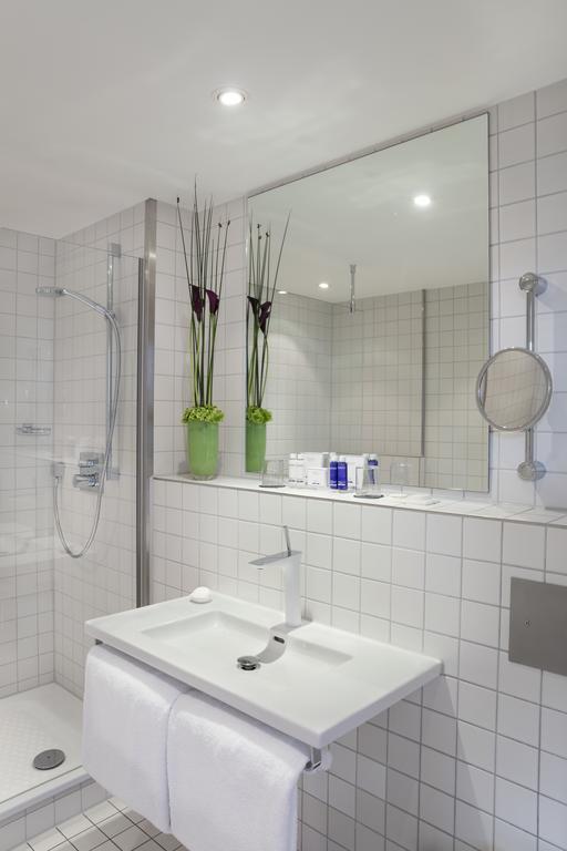 Art Tweepersoonskamer met 2 Aparte Bedden